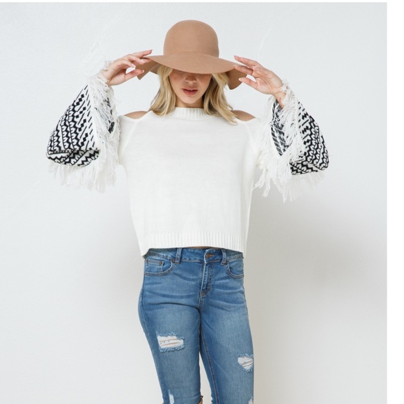 NEW Cold shoulder Fringe Aztec Boho sweater - Picture 3 of 9